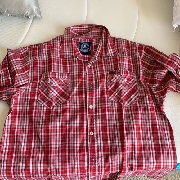 Akedimics, and ecko short sleeved shirts - Picture 2 of 6